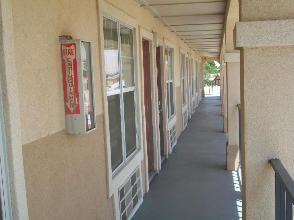 Villa West Inn Odessa Buitenkant foto